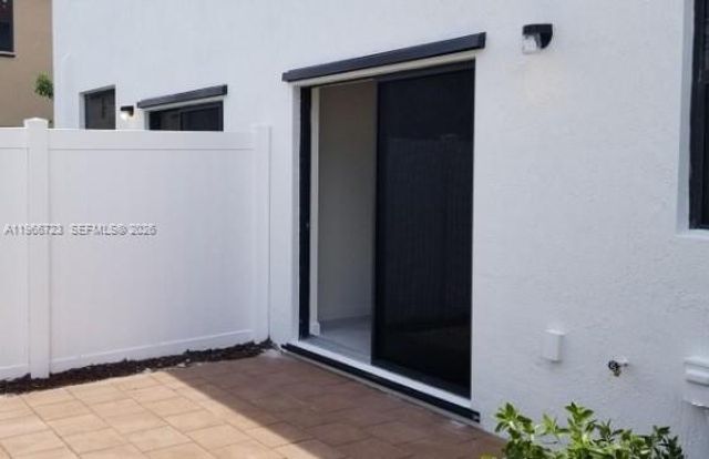 10603 W 34th Ct 10603, Hialeah, FL 33018