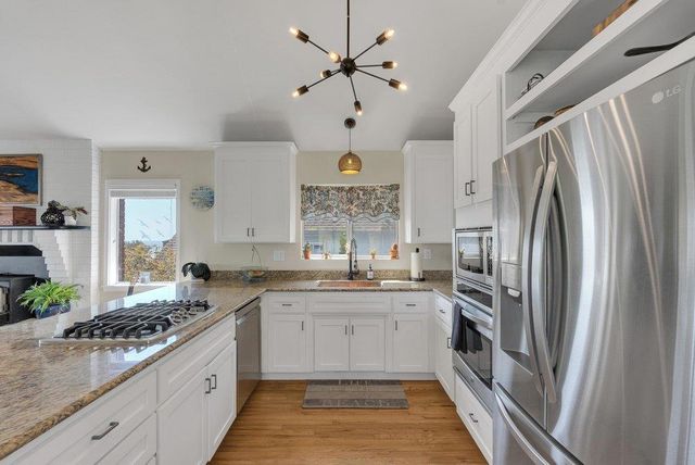 61 Ocean Street, Davenport, CA 95017