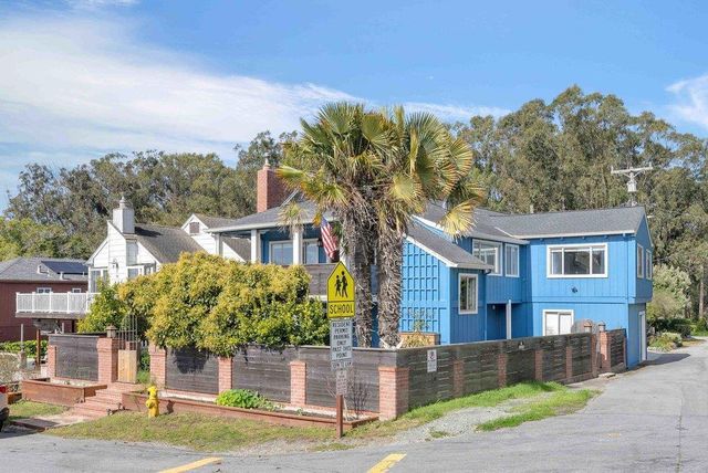 61 Ocean Street, Davenport, CA 95017