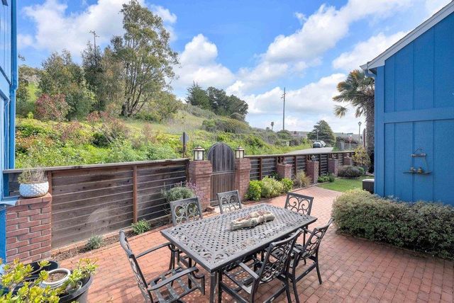 61 Ocean Street, Davenport, CA 95017