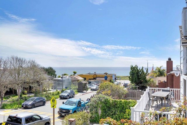 61 Ocean Street, Davenport, CA 95017