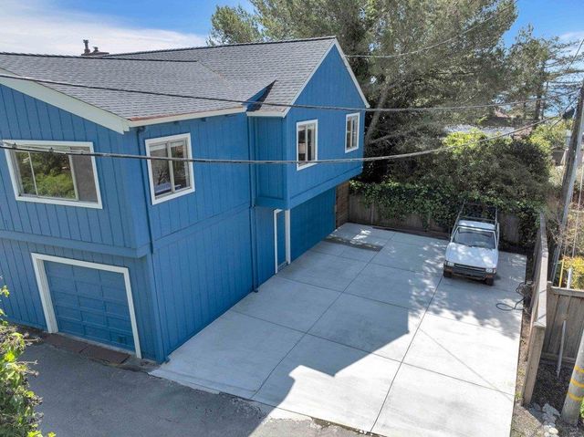 61 Ocean Street, Davenport, CA 95017