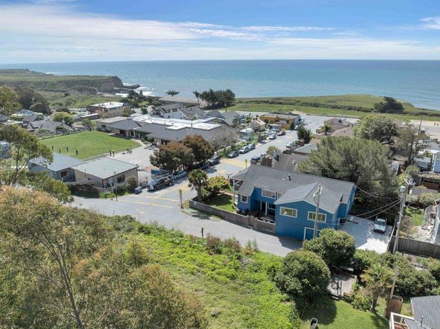 61 Ocean Street, Davenport, CA 95017
