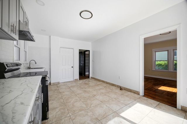 66 Ardmore Street, Springfield, MA 01104