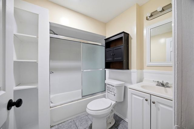 66 Ardmore Street, Springfield, MA 01104