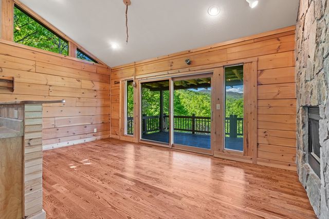410 Falling Springs, Tiger, GA 30576