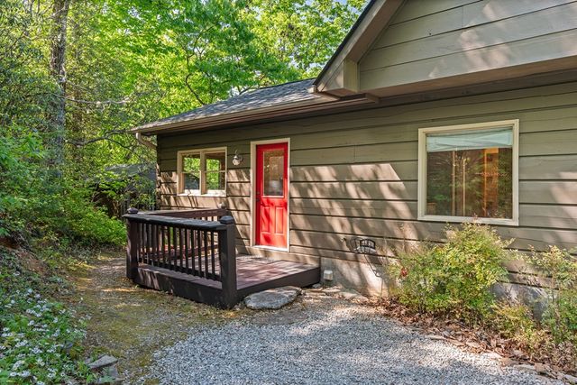 410 Falling Springs, Tiger, GA 30576