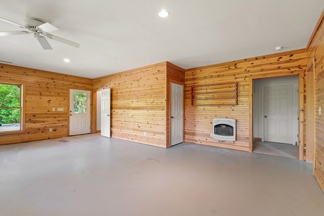 410 Falling Springs, Tiger, GA 30576
