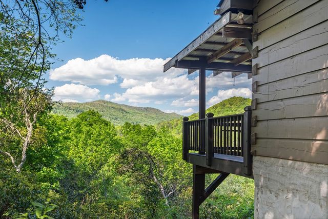 410 Falling Springs, Tiger, GA 30576