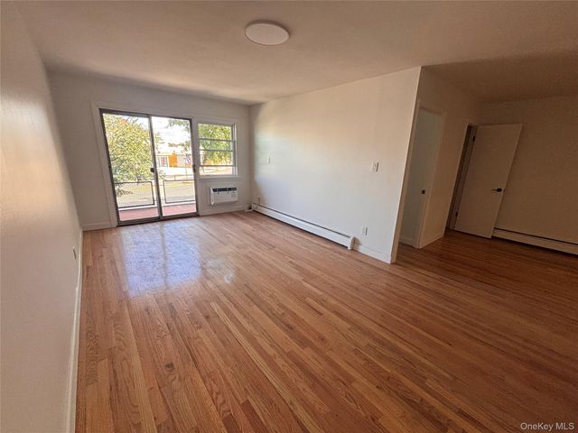 71-34 Kissena Boulevard 2, Flushing, NY 11367
