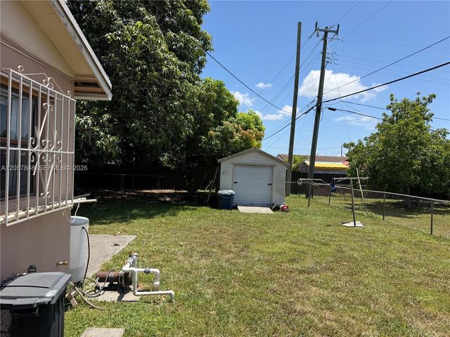 3202 NW 182nd St, Miami Gardens, FL 33056