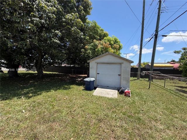 3202 NW 182nd St, Miami Gardens, FL 33056