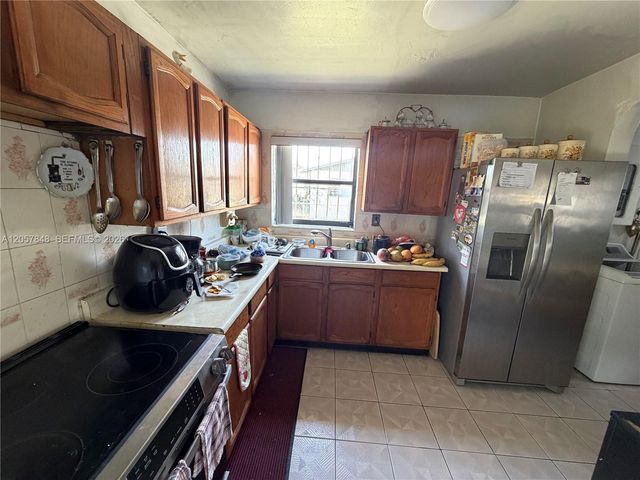 3202 NW 182nd St, Miami Gardens, FL 33056