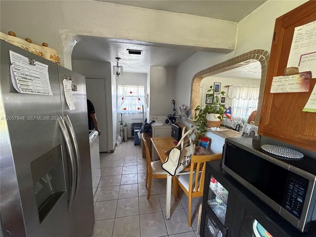 3202 NW 182nd St, Miami Gardens, FL 33056