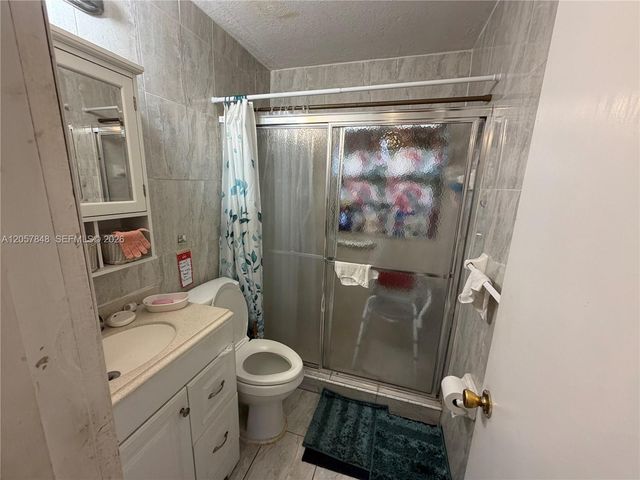 3202 NW 182nd St, Miami Gardens, FL 33056