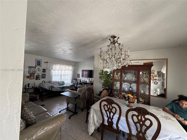 3202 NW 182nd St, Miami Gardens, FL 33056
