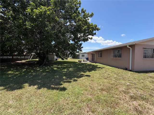 3202 NW 182nd St, Miami Gardens, FL 33056