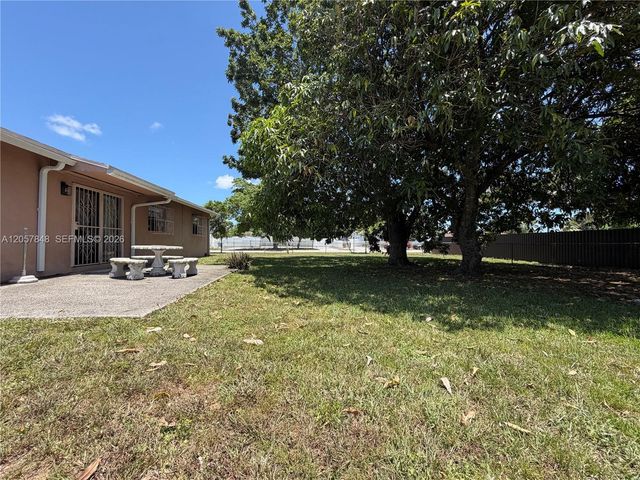 3202 NW 182nd St, Miami Gardens, FL 33056