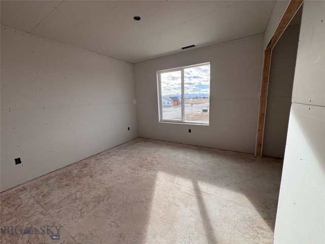 805 Spaniel Lane, Belgrade, MT 59714