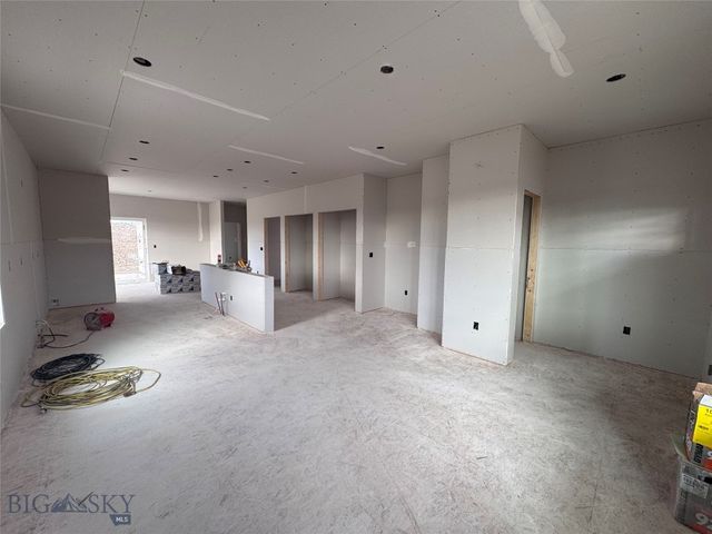 805 Spaniel Lane, Belgrade, MT 59714