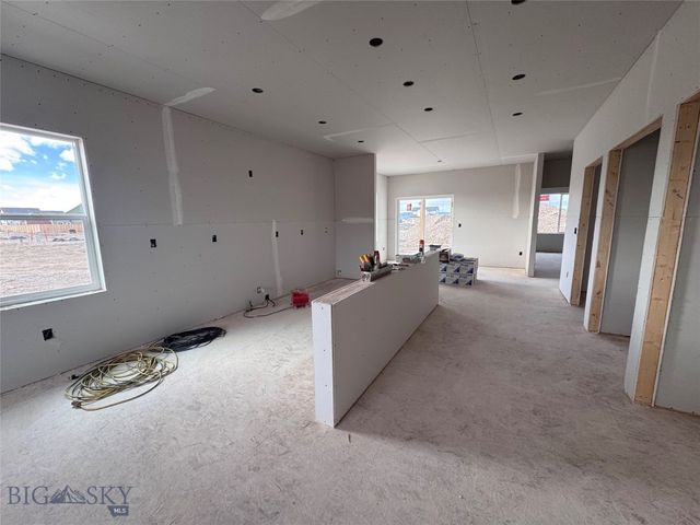 805 Spaniel Lane, Belgrade, MT 59714