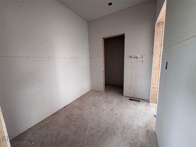 805 Spaniel Lane, Belgrade, MT 59714