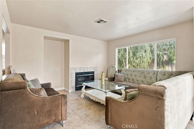 9609 Salinger, Bakersfield, CA 93311