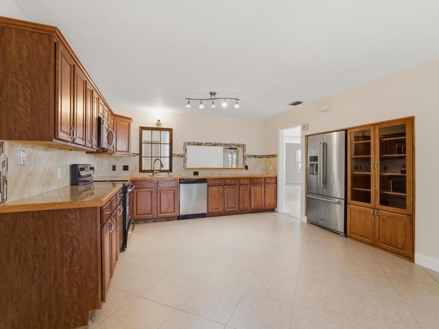 1235 Sussex Street, Boynton Beach, FL 33436