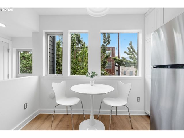 8526 N SYRACUSE St, Portland, OR 97203