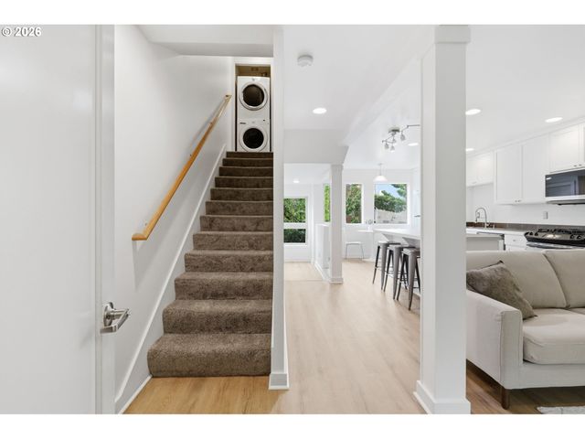 8526 N SYRACUSE St, Portland, OR 97203