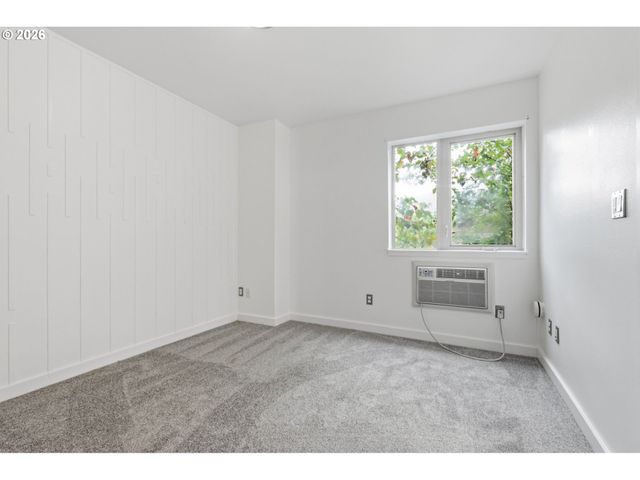 8526 N SYRACUSE St, Portland, OR 97203