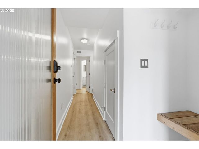 8526 N SYRACUSE St, Portland, OR 97203
