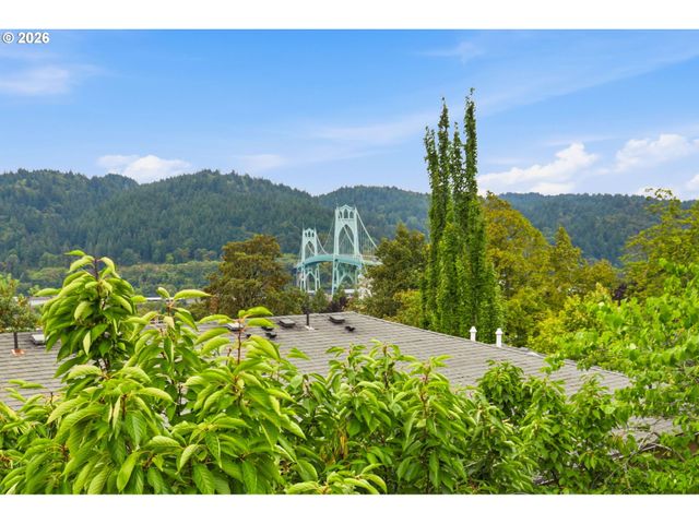 8526 N SYRACUSE St, Portland, OR 97203