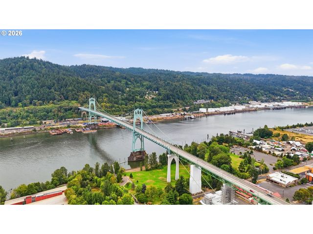8526 N SYRACUSE St, Portland, OR 97203