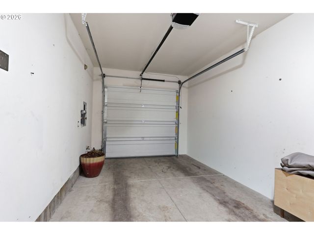 8526 N SYRACUSE St, Portland, OR 97203