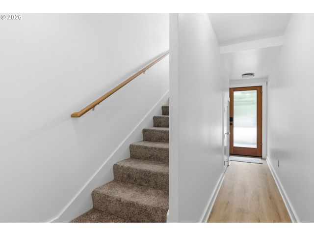 8526 N SYRACUSE St, Portland, OR 97203