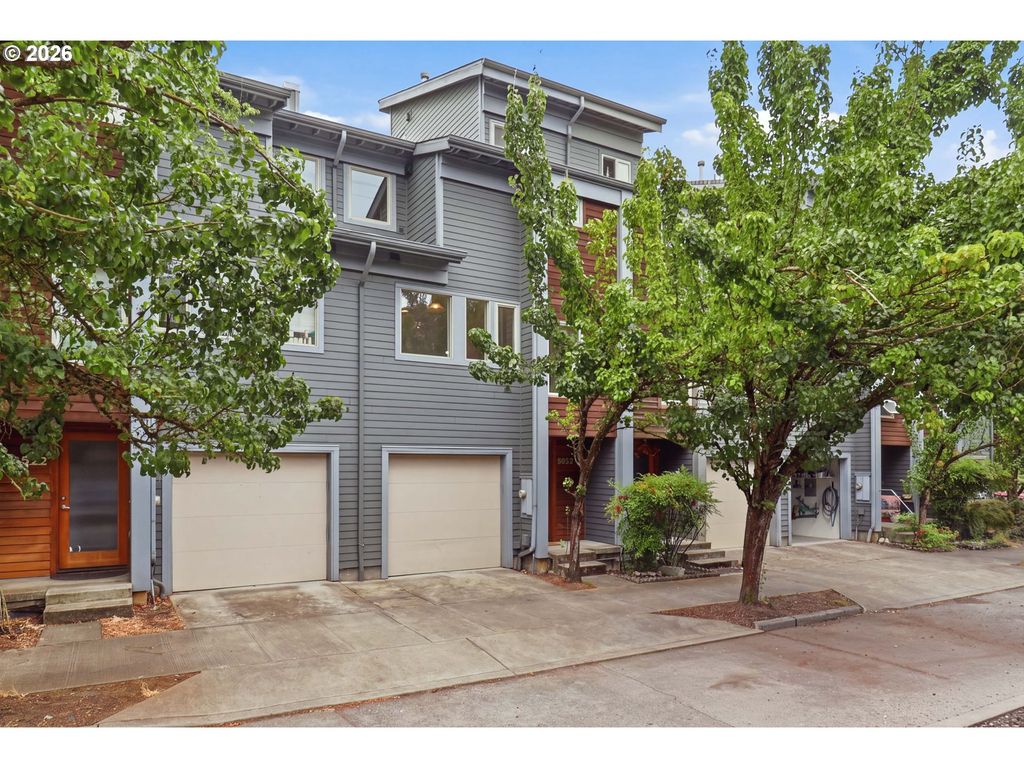 8526 N SYRACUSE St, Portland, OR 97203