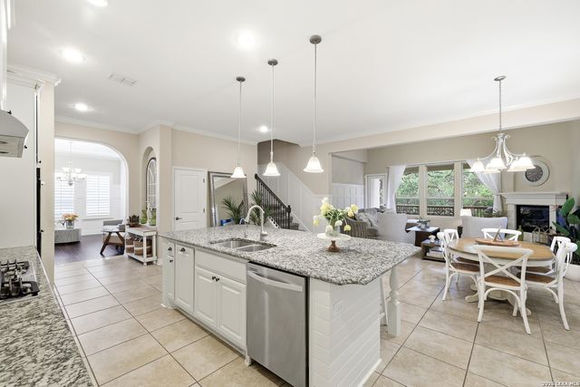 430 Tranquil Oak, San Antonio, TX 78260
