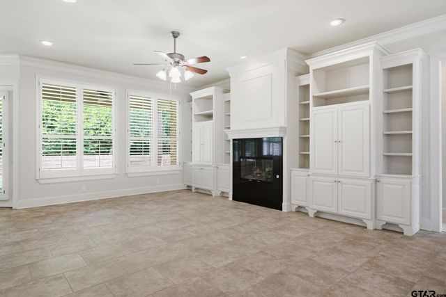 3204 Old Bullard Rd, Tyler, TX 75701