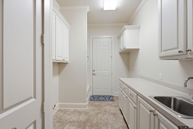 3204 Old Bullard Rd, Tyler, TX 75701