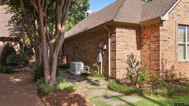 3204 Old Bullard Rd, Tyler, TX 75701