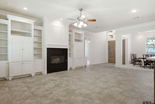 3204 Old Bullard Rd, Tyler, TX 75701