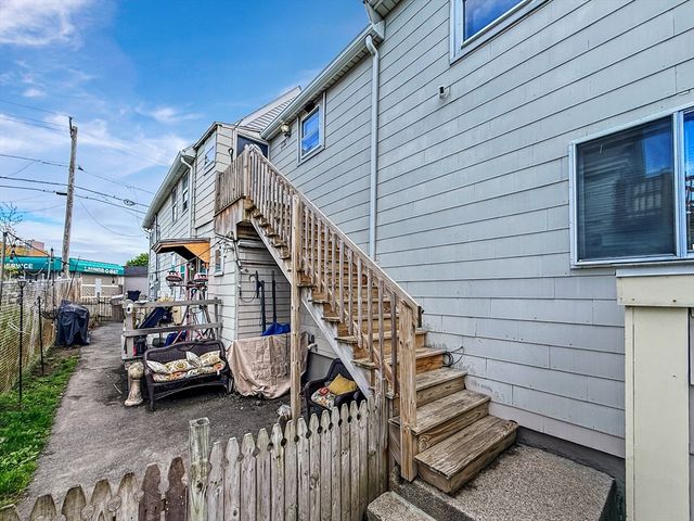 50 Main St, Winthrop, MA 02152