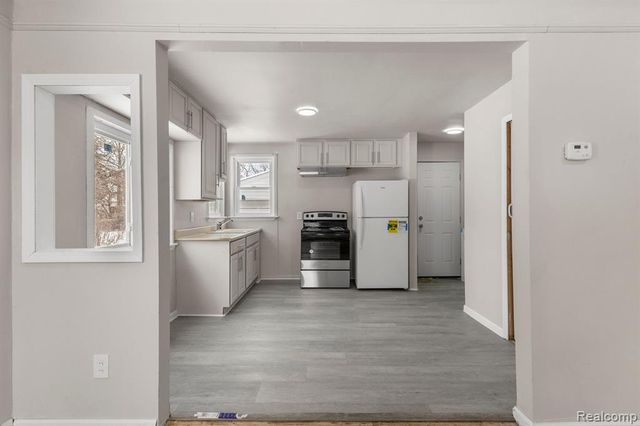 28643 Beechwood Street, Garden City, MI 48135