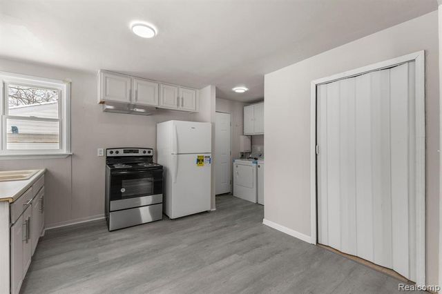 28643 Beechwood Street, Garden City, MI 48135