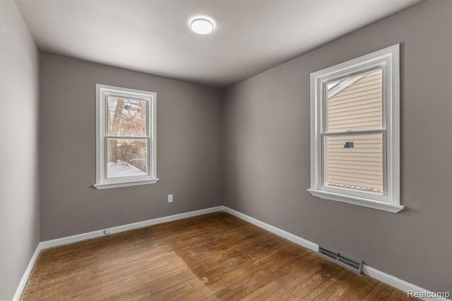 28643 Beechwood Street, Garden City, MI 48135