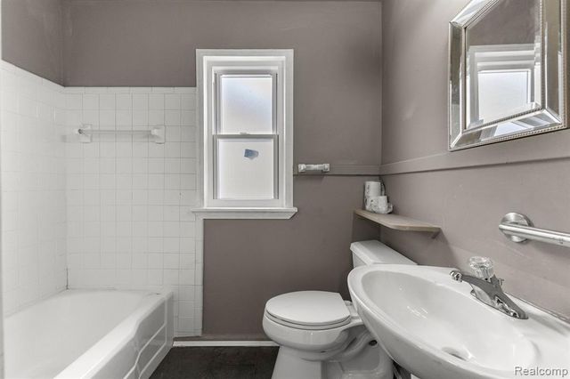 28643 Beechwood Street, Garden City, MI 48135