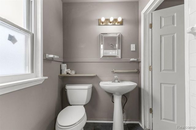 28643 Beechwood Street, Garden City, MI 48135