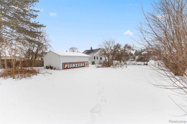 28643 Beechwood Street, Garden City, MI 48135