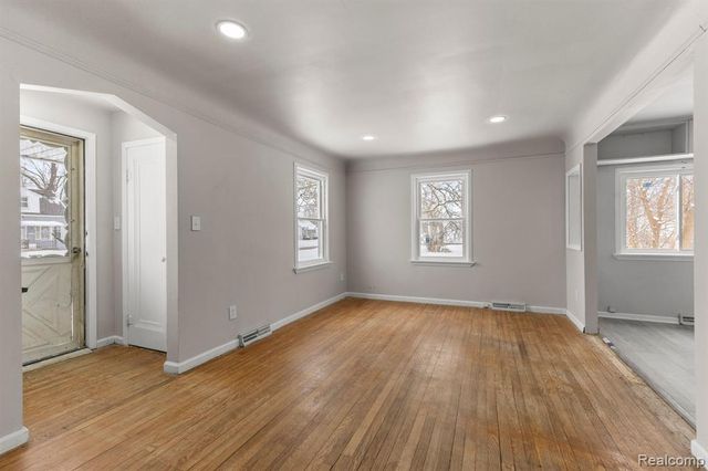 28643 Beechwood Street, Garden City, MI 48135